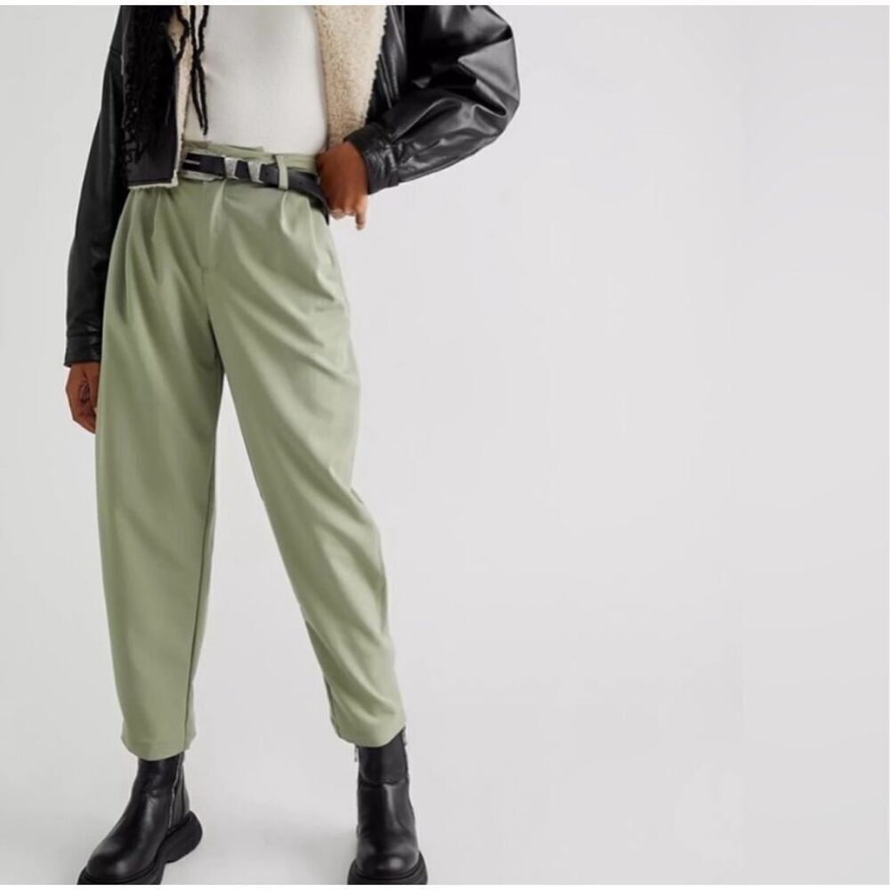 Free People Pleated Wide Zoey Tapered Trouser Pant in Moss Green Women’s Size 6